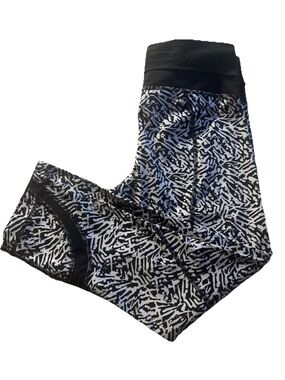 lululemon athletica women Black & White Abstract Print Leggings